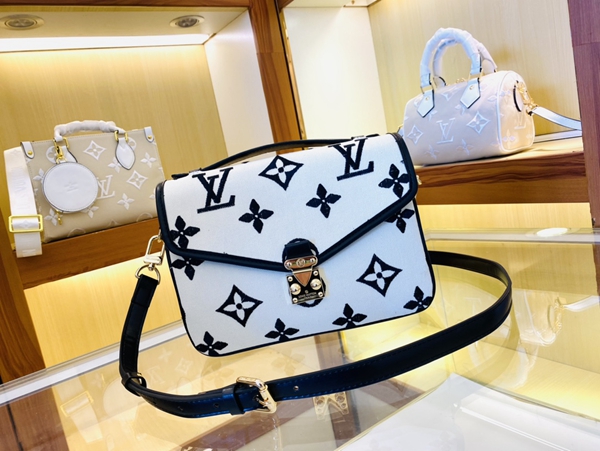 ルイヴィトンバッグ側面デザイン